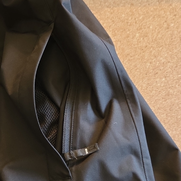 Helly Hansen Jacket - Picture 9 of 13